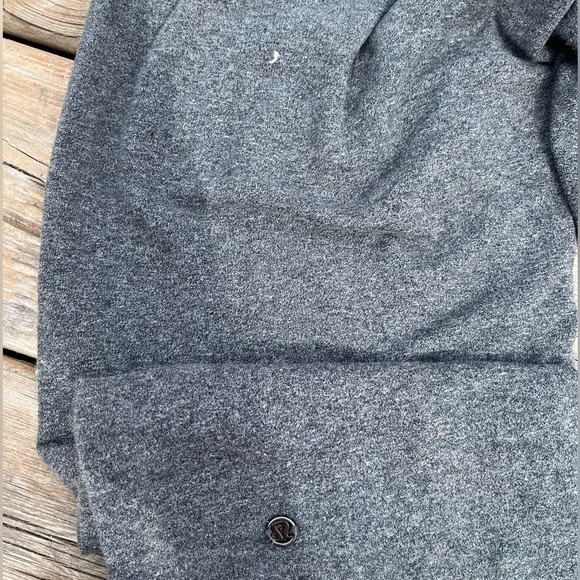 Lulu lemon joggers size 4 - Picture 3 of 3